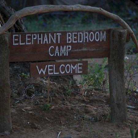 Elephant Bedroom Camp Archers Post Extérieur photo