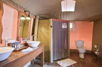 Elephant Bedroom Camp Archers Post Extérieur photo